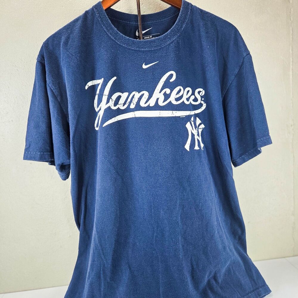 Nike New York Yankees Navy T-Shirt Distressed Double Sided Size Large